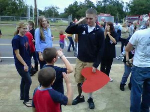kids_saluting_Ian